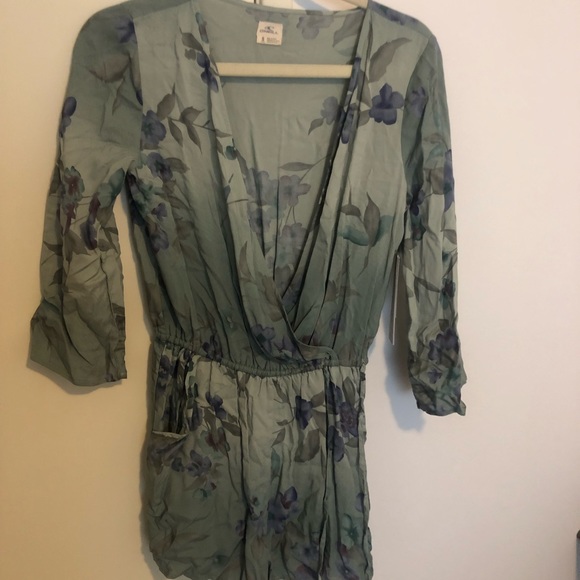 O’Neill Romper - Picture 1 of 3
